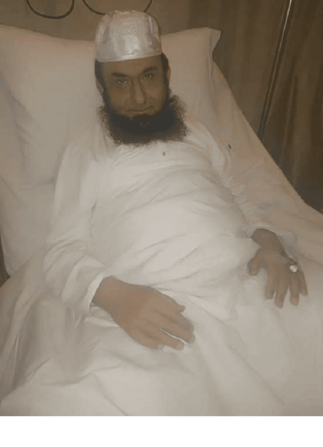 Maulana Tariq Jamil hospitalized after heart attack in Canada