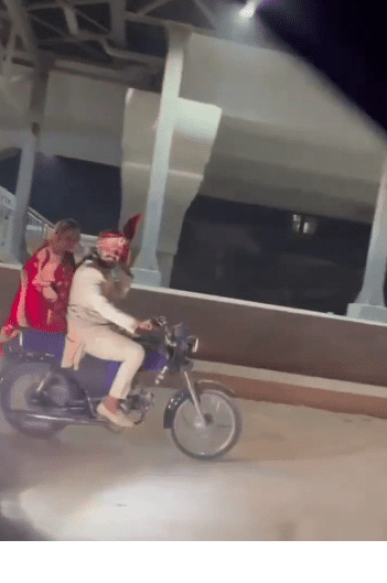 Surjani Town boys 'Zara Hut Ke' viral bride rukhsati on bike