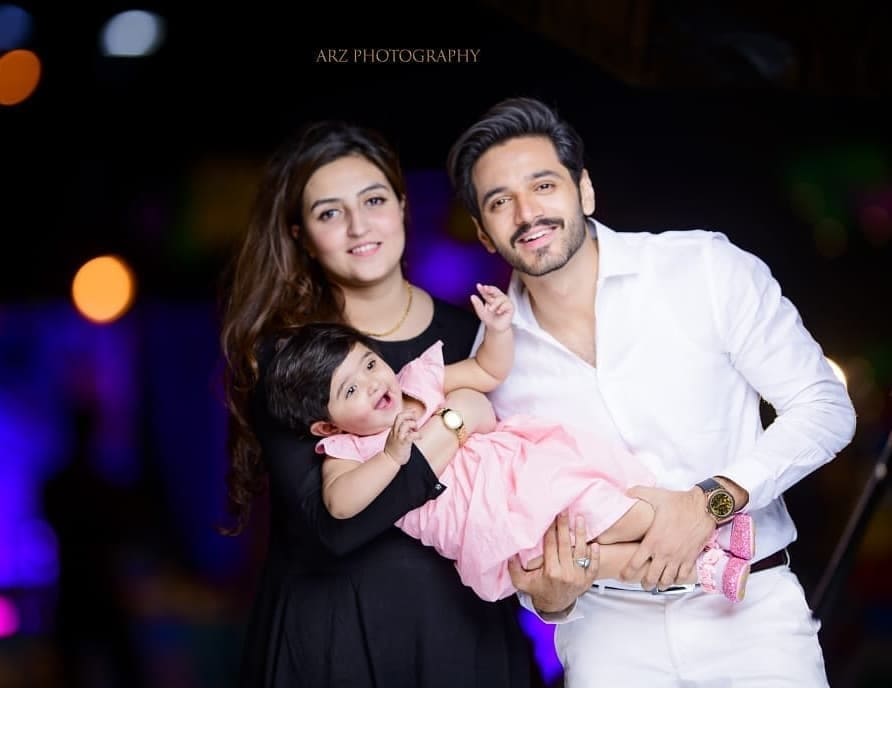 Wahaj Ali, Tere Bin drama actor with wife and kids