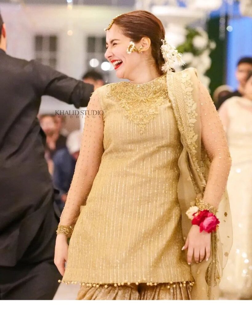 In pics: A glimpse of actress Hania Aamir's spellbinding performance at Umer Mukhtar's wedding