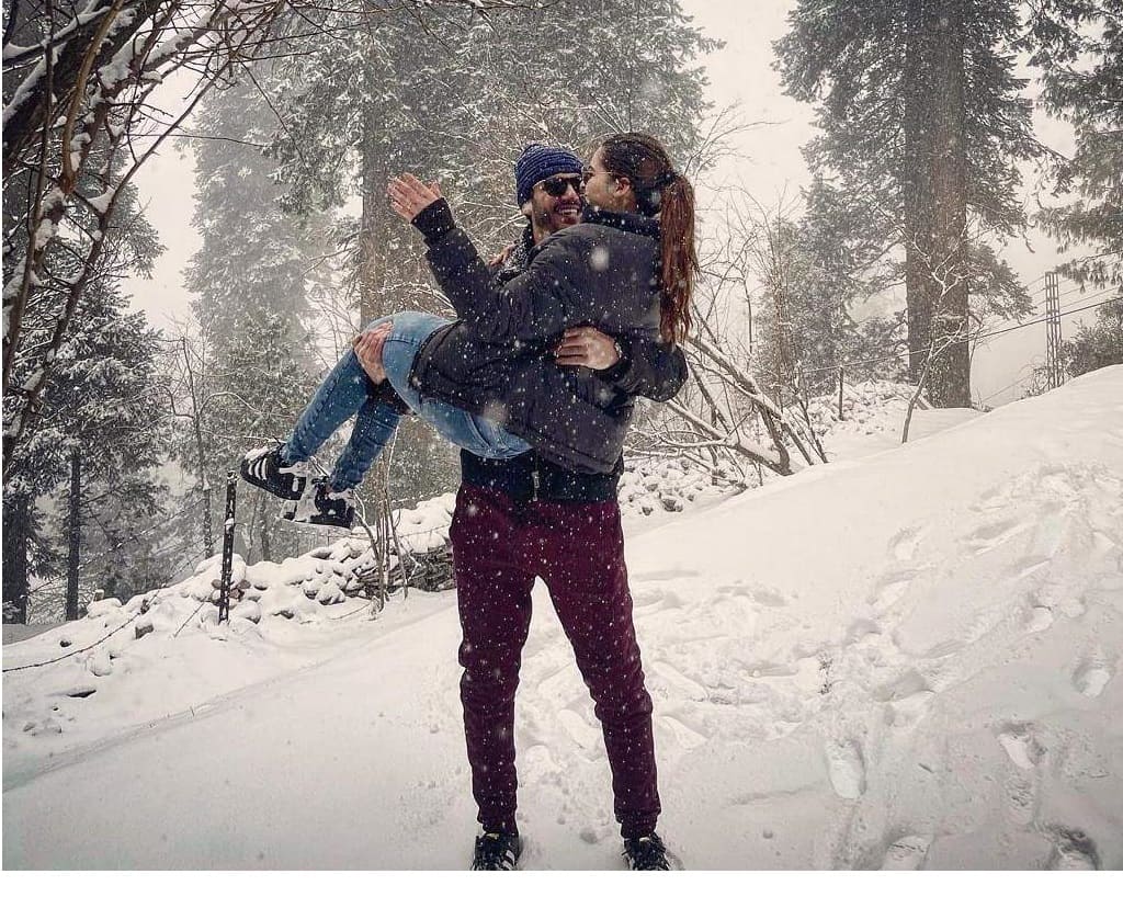 Minal Khan and Ahsan Mohsin Ikram kiss in valentine's day photo