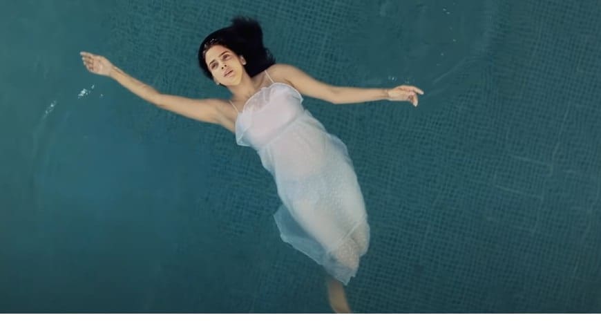 Saba Qamar, Nadia Hussain, Neelam Muneer and more Pakistani actresses who sizzled in swimming pool [View Pics]