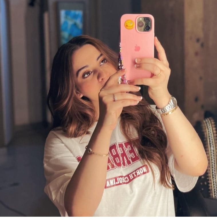 Aiman Khan takes social media by storm with her gorgeous mirror selfies