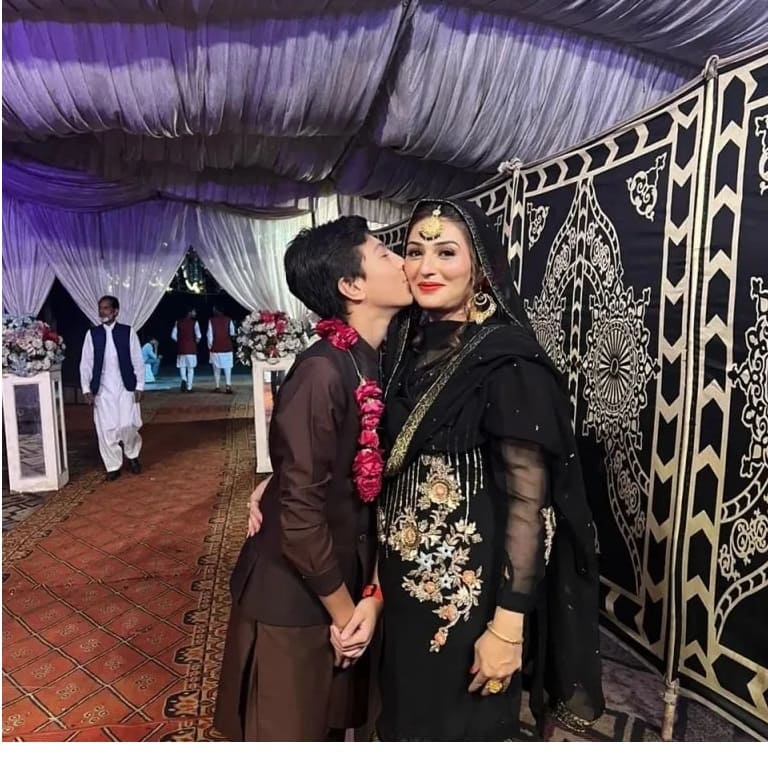 Iqrar Ul Hassan's wife channels Noor Jehan at family wedding, steals the show