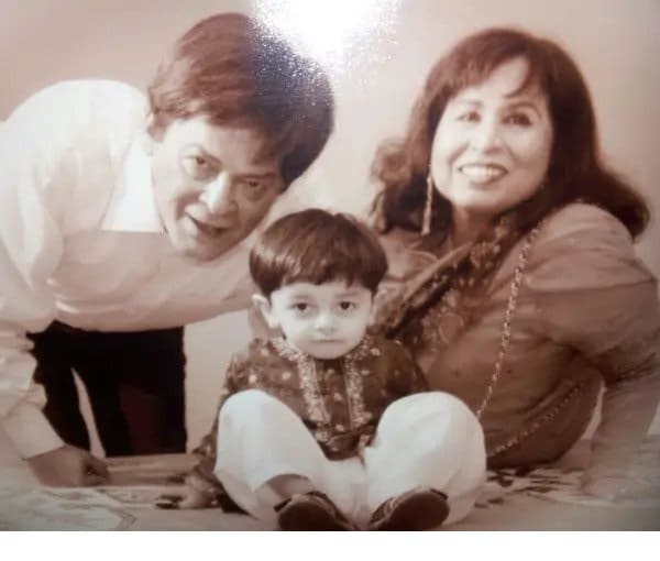 Qavi Khan's wife and children: beautiful family photos