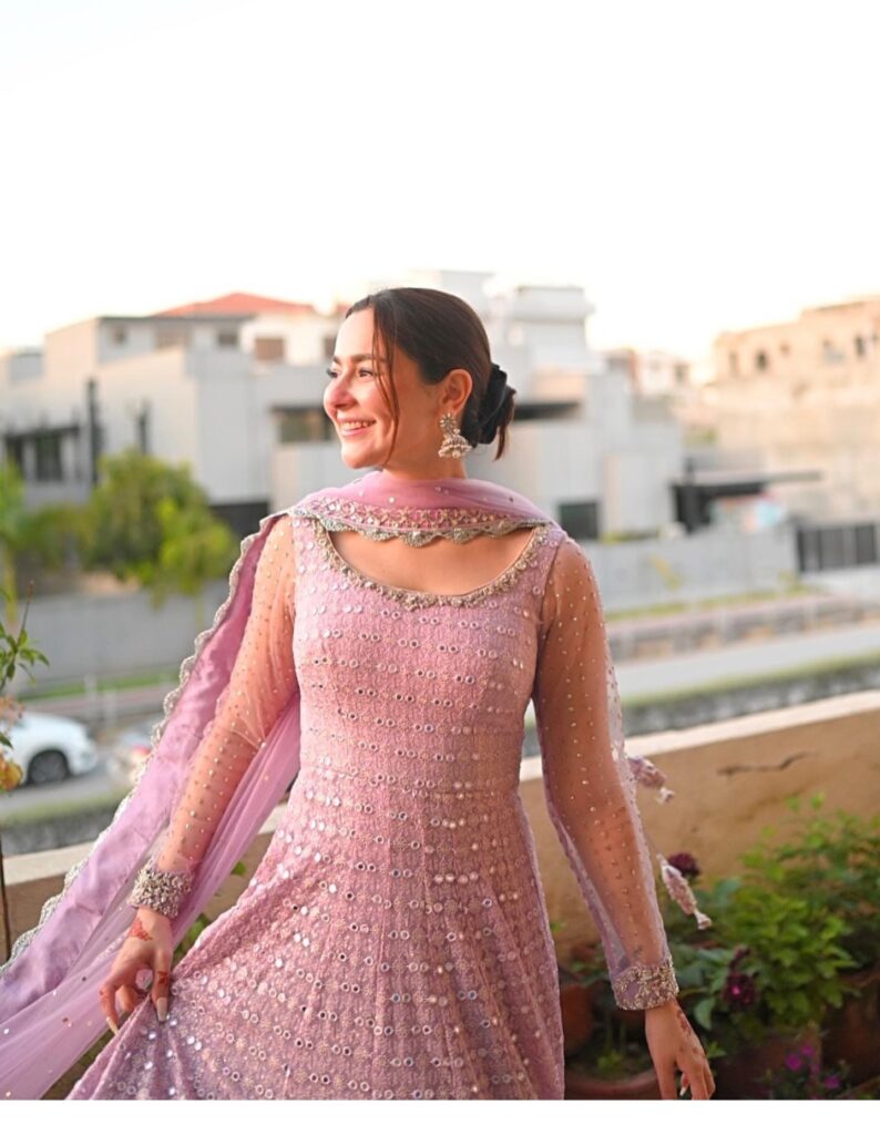 Hania Aamir's backless dress on Eid-ul-Fitr became a cause of criticism on social media