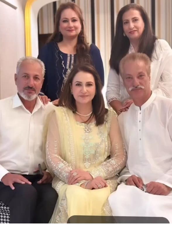 Saba Faisal's Eid al Fitr family reunion without daughter-in-law dishearten netizens