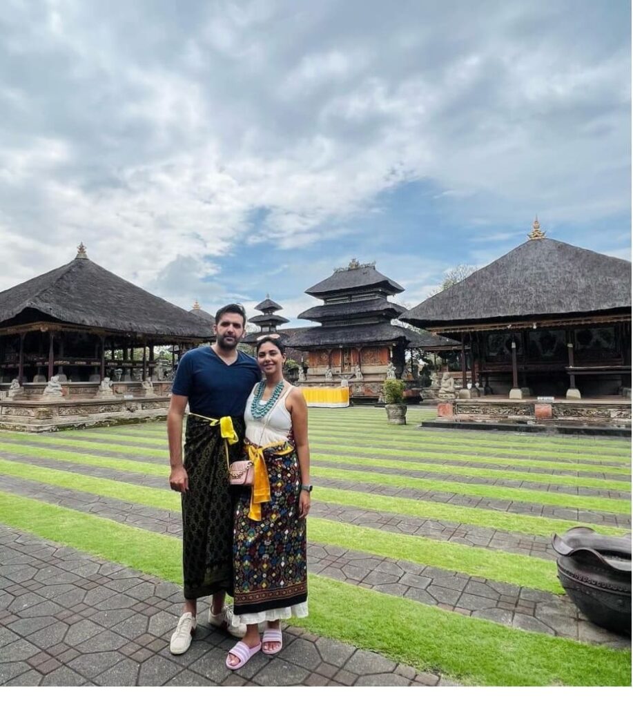 Sunita Marshall, Hassan Ahmed opt for unusual anniversary outfits in Indonesia
