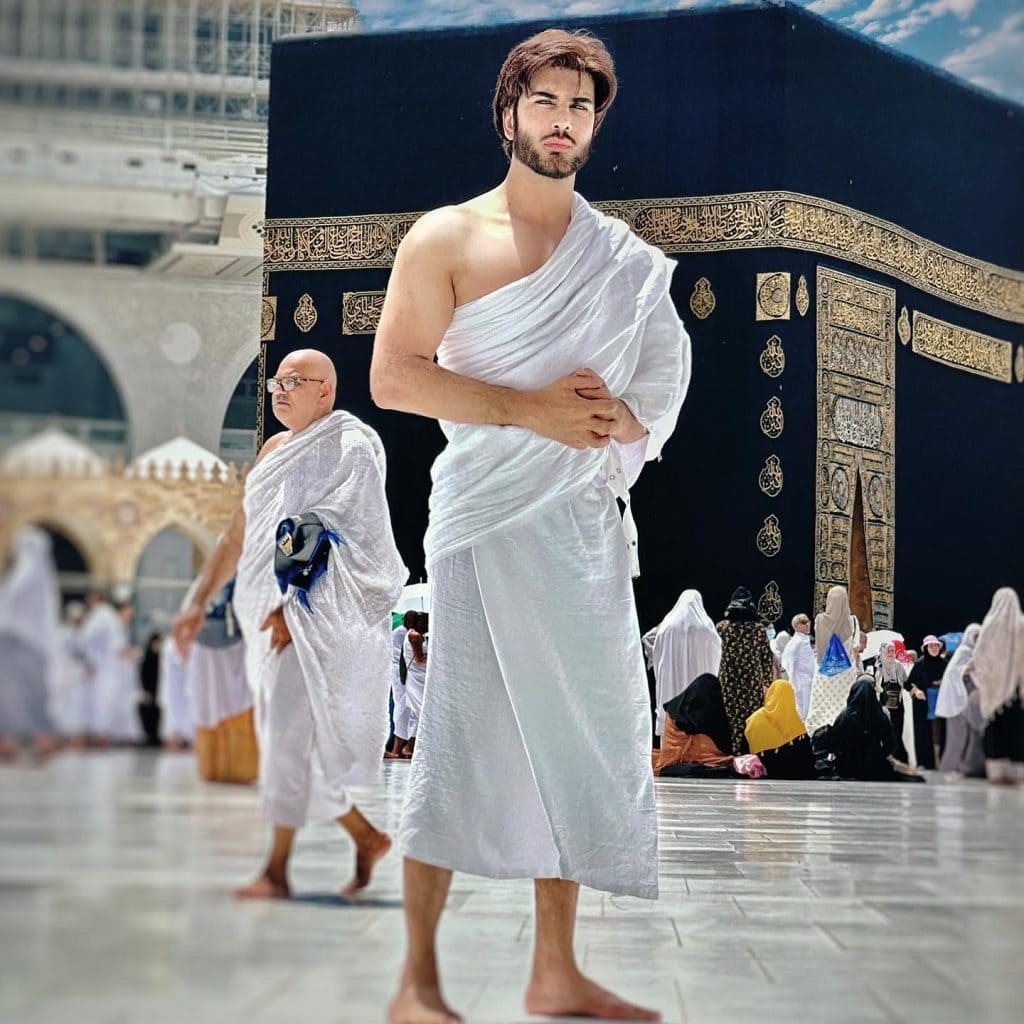 Imran Abbas Performs Umrah In Mecca; Pics Go Viral