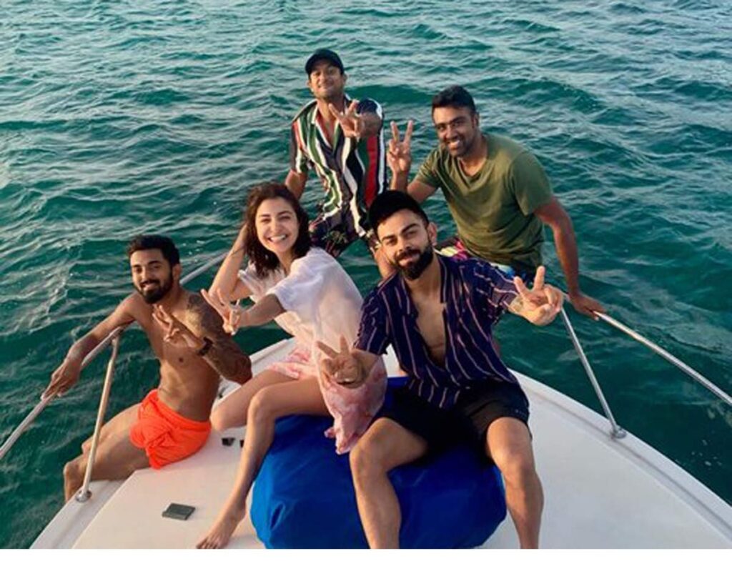 Charming pictures of Virat Kohli and his wife Anushka Sharma spending a romantic moment at the beach
