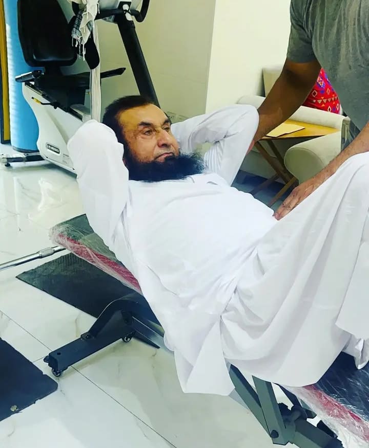 Maulana Tariq Jameel's latest gym pictures will give you all the fitness motivation you want!