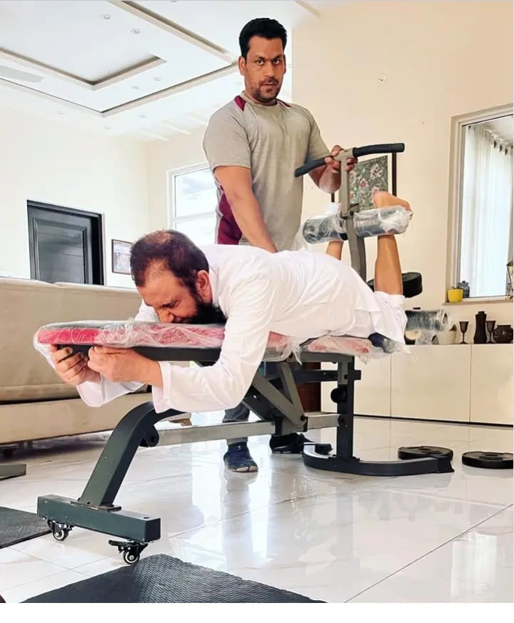 Maulana Tariq Jameel's latest gym pictures will give you all the fitness motivation you want!