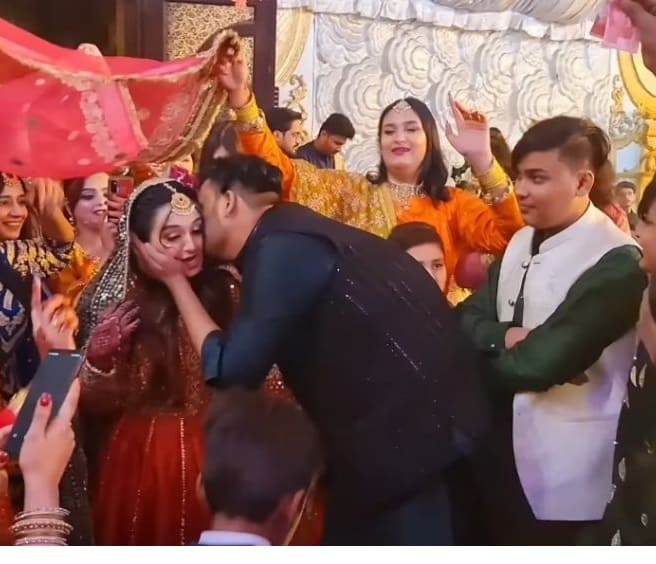 Amjad Sabri's Daughter Hoorain Sabri Shares Wedding Pictures & Instagram Reels