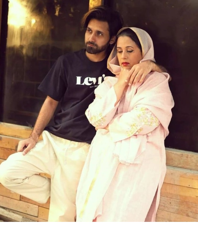 Arifa Siddiqui Shares New Adorable Pics With Husband Tabeer Ali