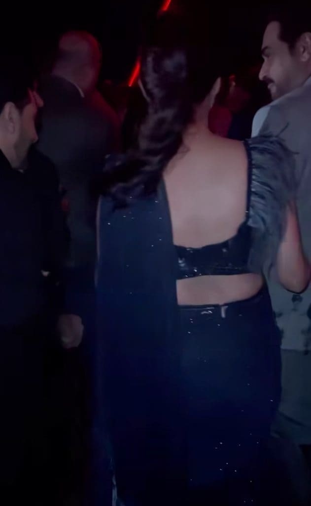 Public Criticism On Hira Mani's Bold Dressing