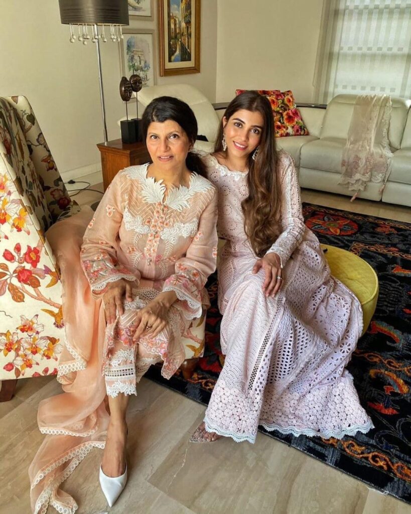 Rubina Ashraf's Daughter Minna Tariq's Charismatic Pictures With Husband